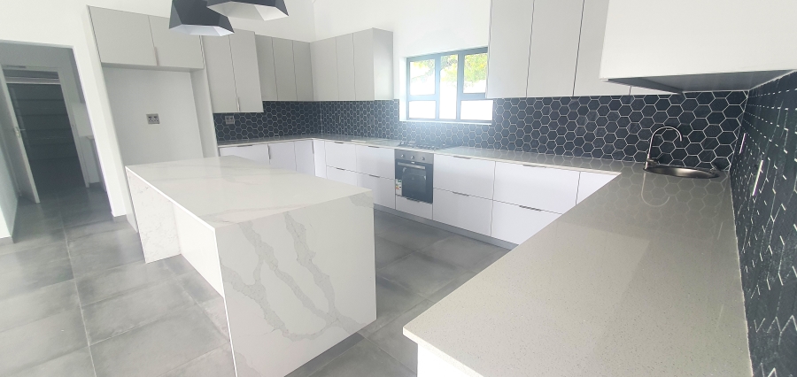 4 Bedroom Property for Sale in Shelley Point Western Cape